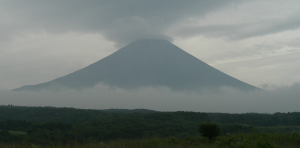 Fuji sombre